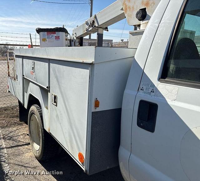 Image of Ford F-450 equipment image 3