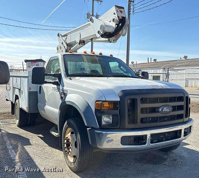 Image of Ford F-450 equipment image 2