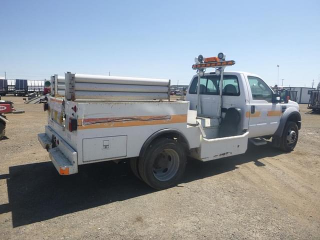 Image of Ford F-450 equipment image 3