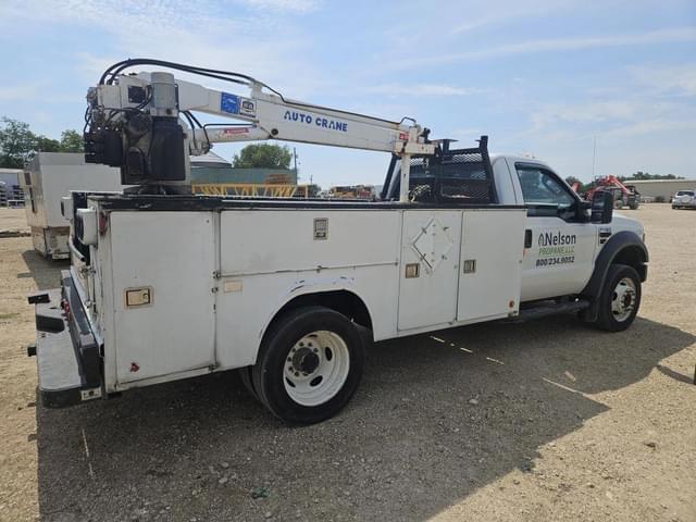 Image of Ford F-450 equipment image 4