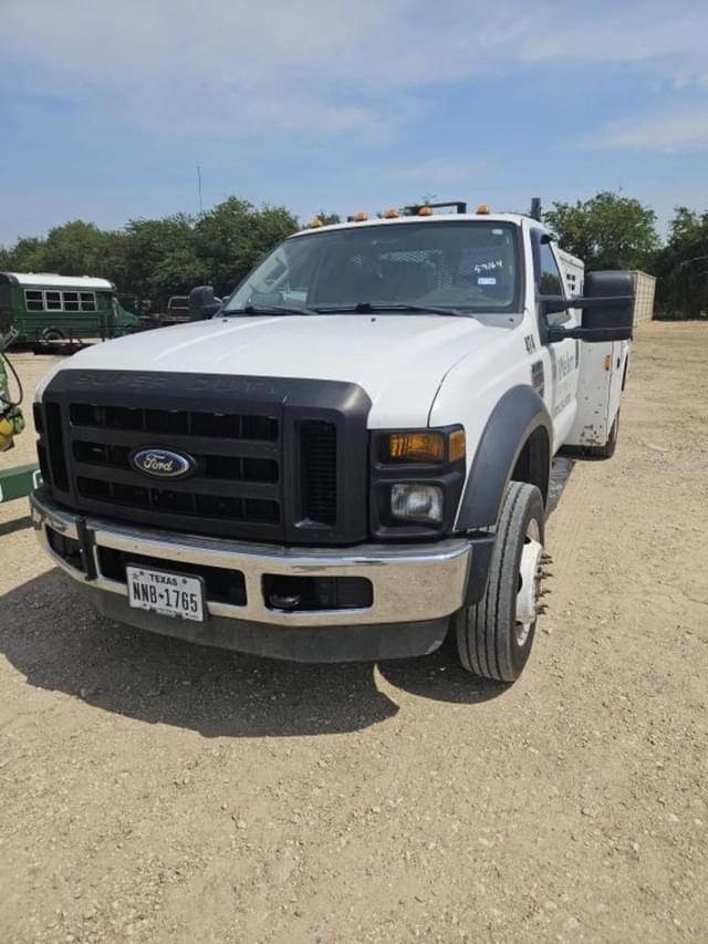 Image of Ford F-450 equipment image 1