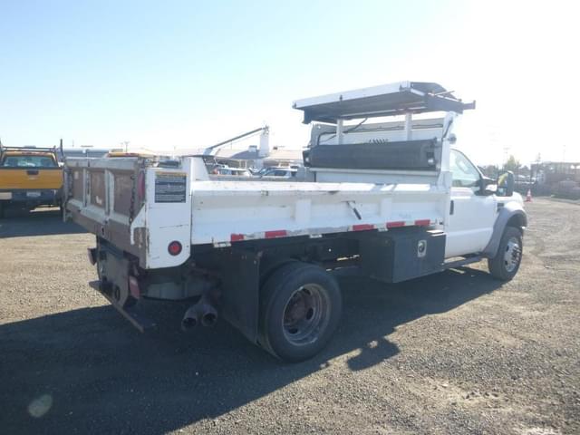 Image of Ford F-450 equipment image 2