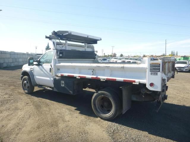 Image of Ford F-450 equipment image 3