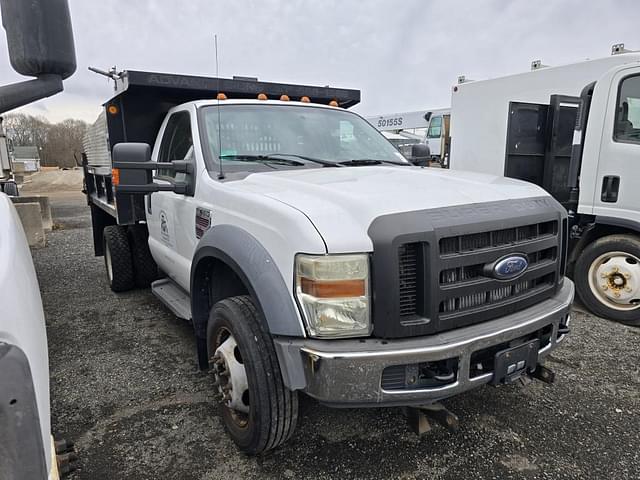 Image of Ford F-450 equipment image 2