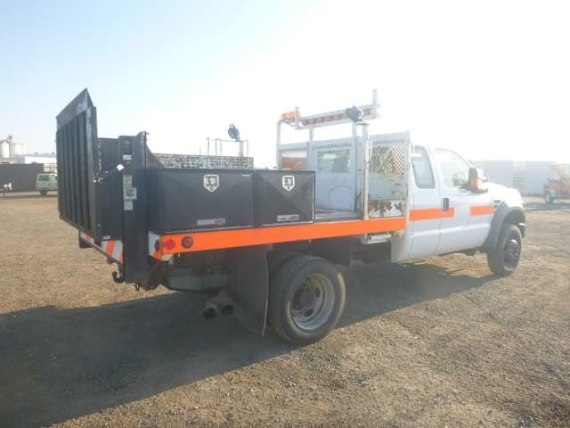 Image of Ford F-450 equipment image 2