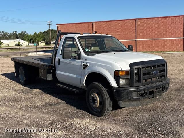 Image of Ford F-450 equipment image 2