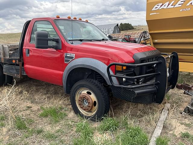 Image of Ford F-450 equipment image 3