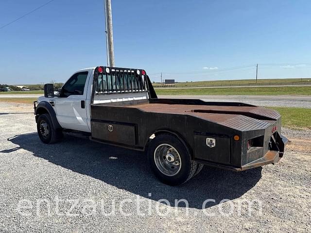 Image of Ford F-450 equipment image 2