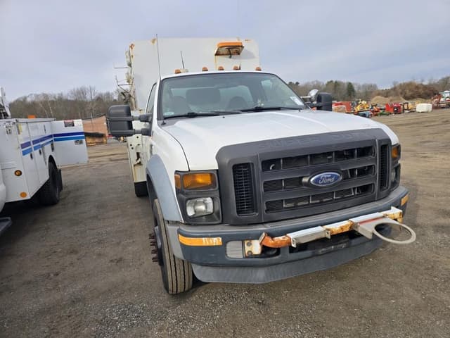 Image of Ford F-450 equipment image 2