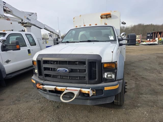Image of Ford F-450 equipment image 1