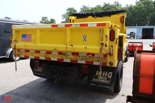 Image of Ford F-450 equipment image 3