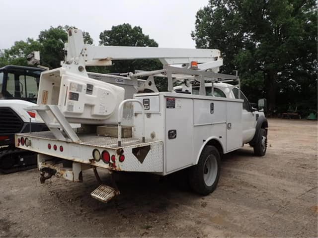 Image of Ford F-450 equipment image 2