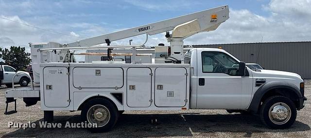 Image of Ford F-450 equipment image 3