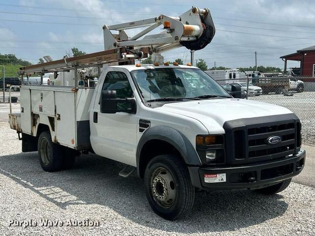 Image of Ford F-450 equipment image 2