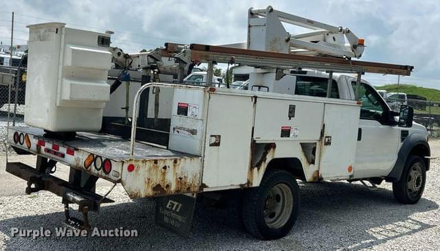 Image of Ford F-450 equipment image 4