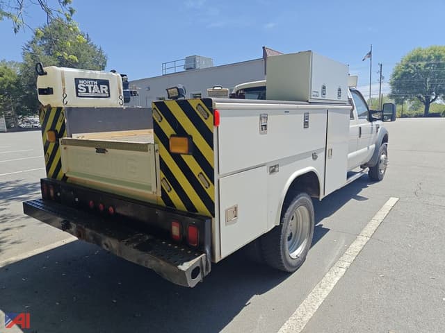 Image of Ford F-450 equipment image 3