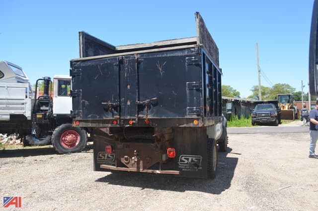 Image of Ford F-450 equipment image 2