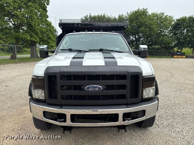 Image of Ford F-450 equipment image 2