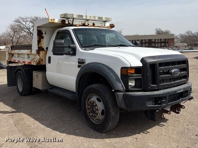 Image of Ford F-450 equipment image 2