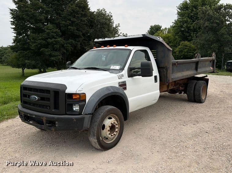 Image of Ford F-450 Primary image