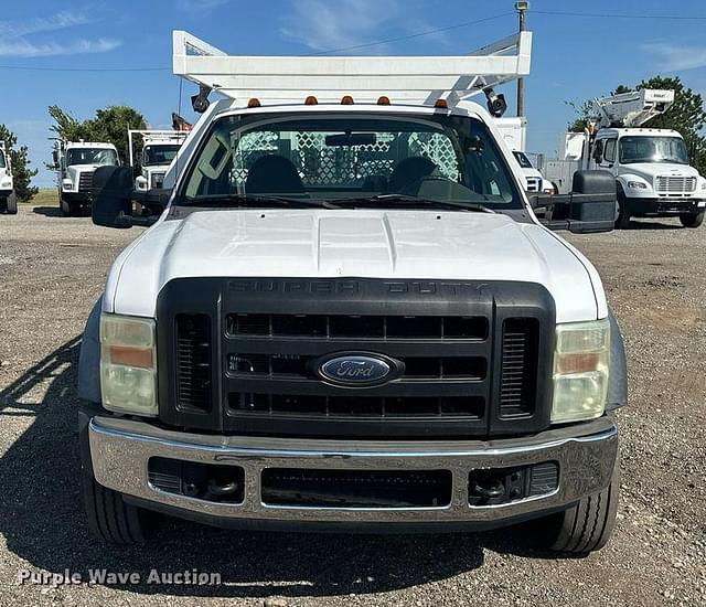 Image of Ford F-450 equipment image 1