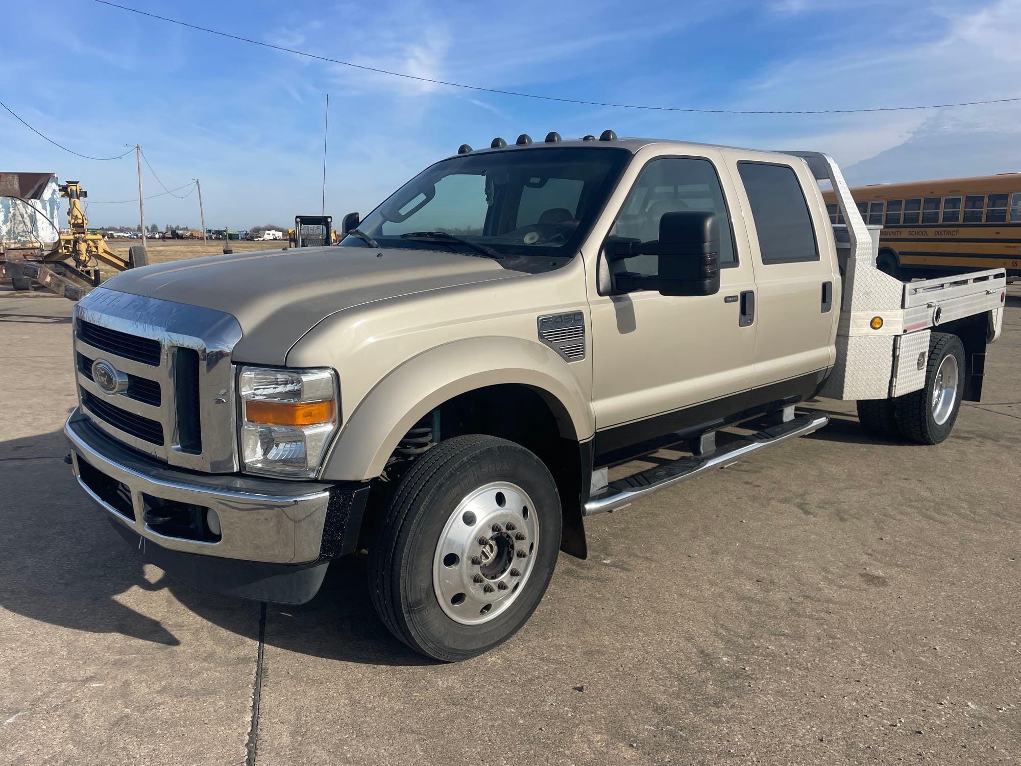 2008 Ford F-450 Equipment Image0