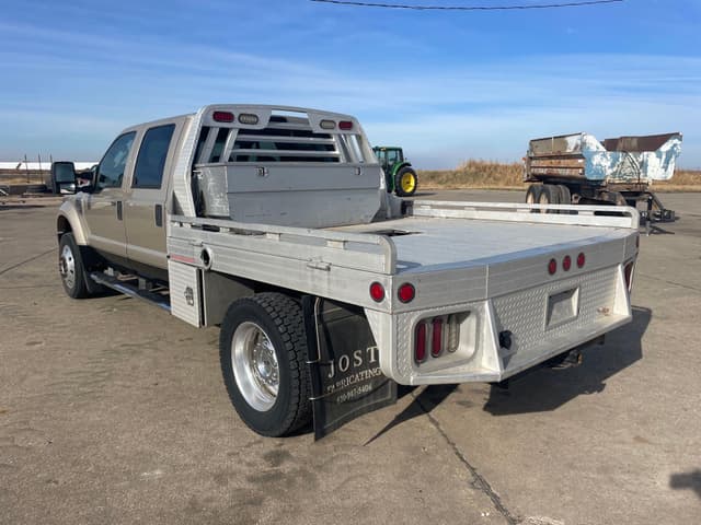 Image of Ford F-450 equipment image 4