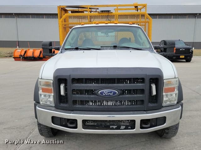 Image of Ford F-450 equipment image 1