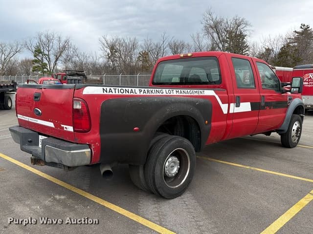 Image of Ford F-450 equipment image 4