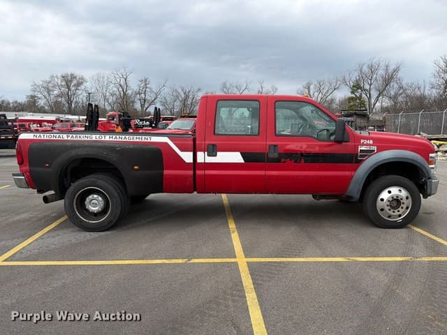 Image of Ford F-450 equipment image 3