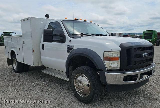 Image of Ford F-450 equipment image 2