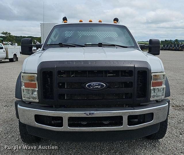 Image of Ford F-450 equipment image 1