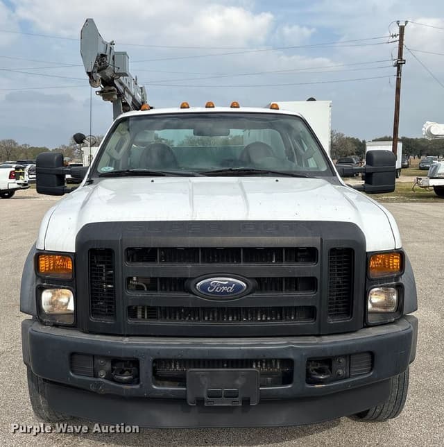 Image of Ford F-450 equipment image 1