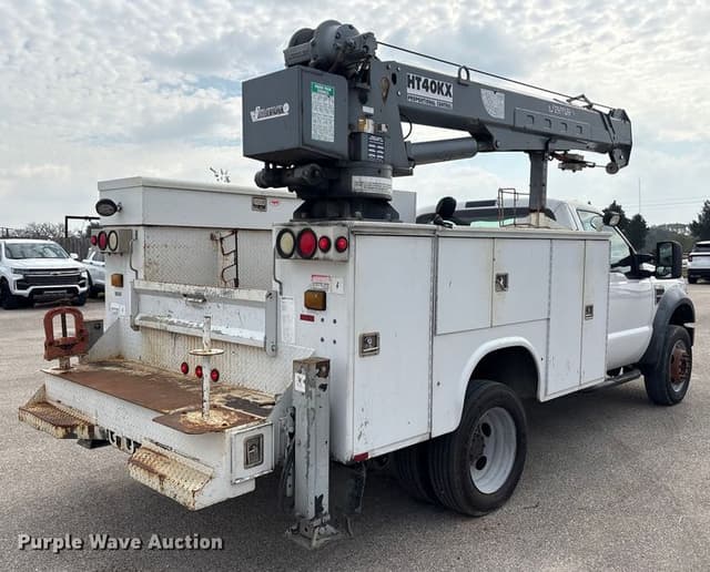 Image of Ford F-450 equipment image 4