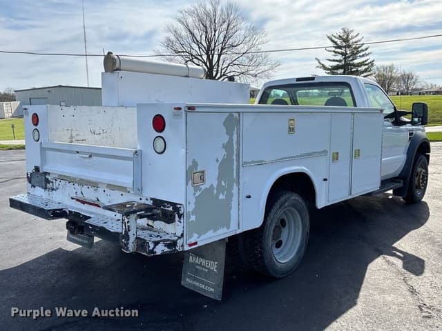 Image of Ford F-450 equipment image 4