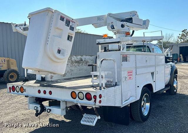 Image of Ford F-450 equipment image 4