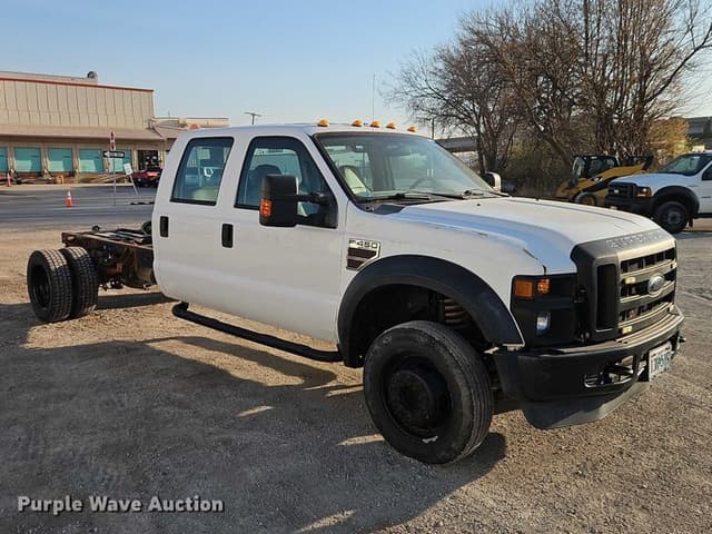 Image of Ford F-450 equipment image 2
