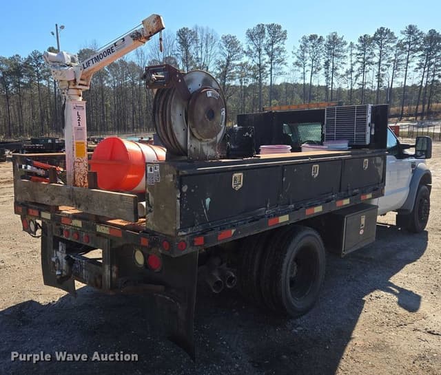 Image of Ford F-450 equipment image 4