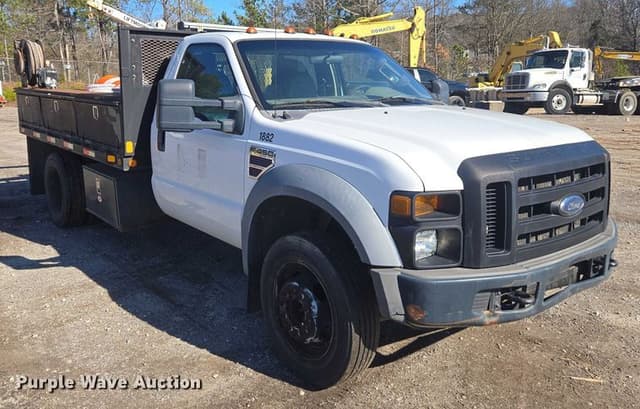 Image of Ford F-450 equipment image 2