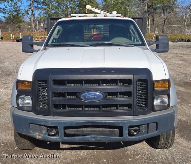 Image of Ford F-450 equipment image 1