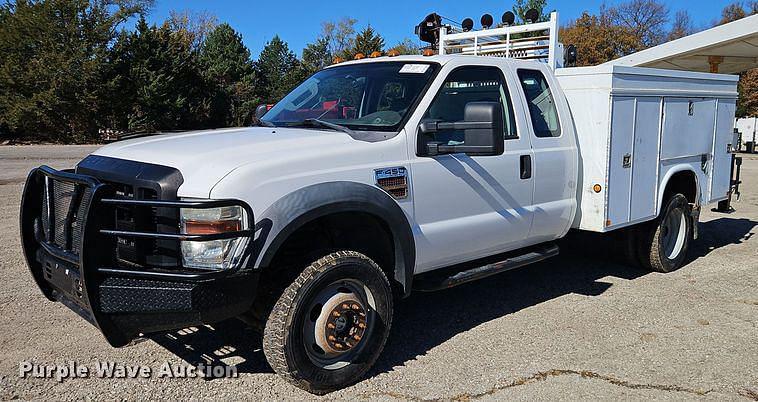 Image of Ford F-450 Primary image