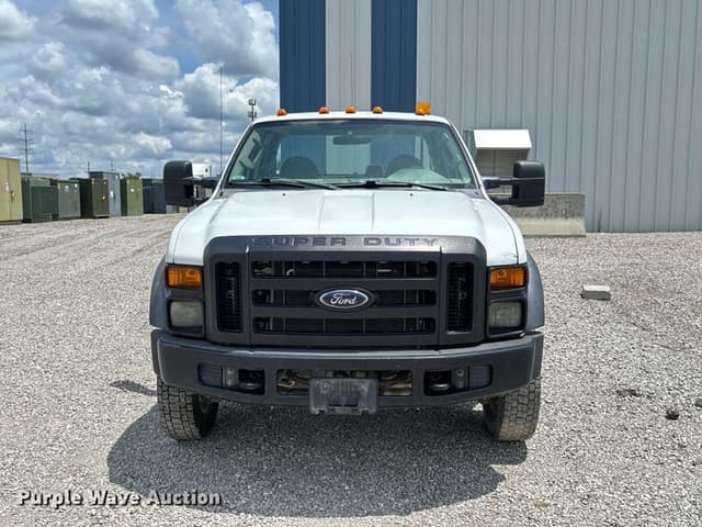 Image of Ford F-450 equipment image 1