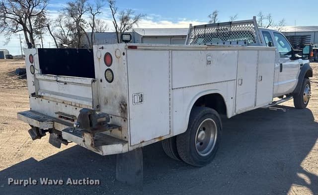 Image of Ford F-450 equipment image 4