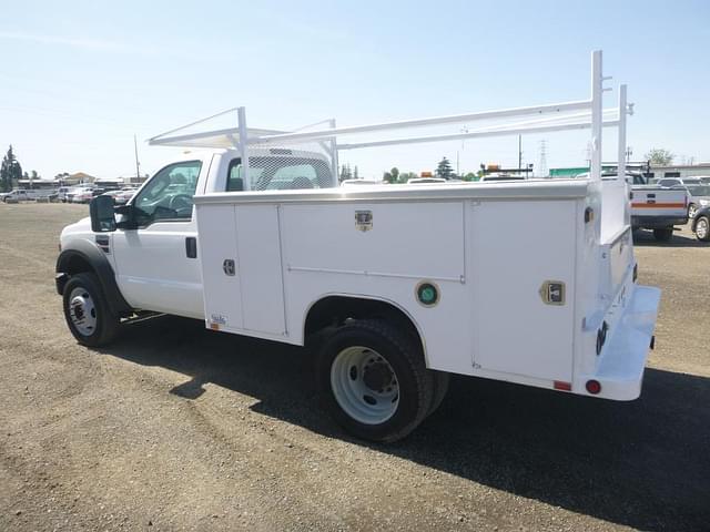 Image of Ford F-450 equipment image 3