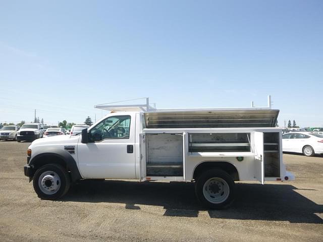 Image of Ford F-450 equipment image 4