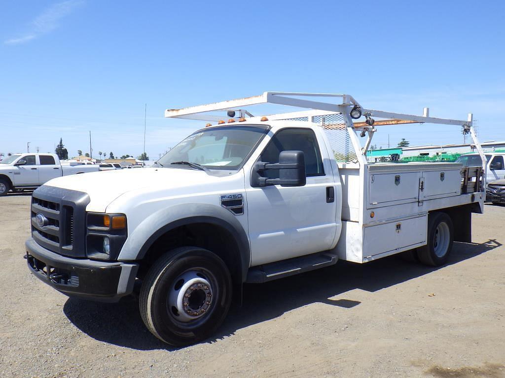 Image of Ford F-450 Primary image
