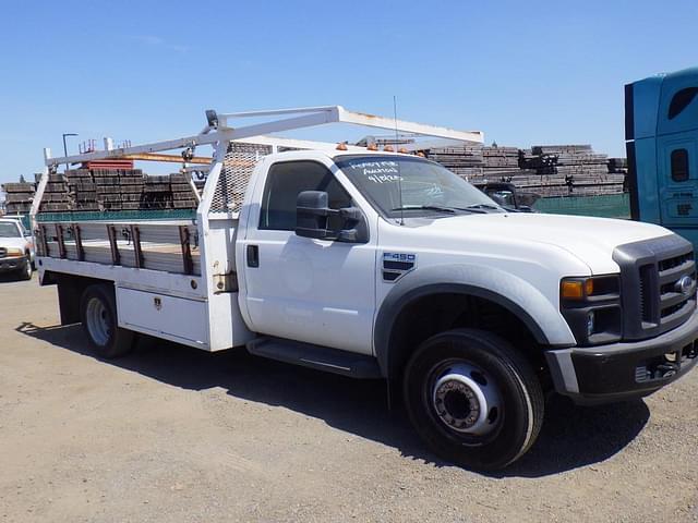 Image of Ford F-450 equipment image 1