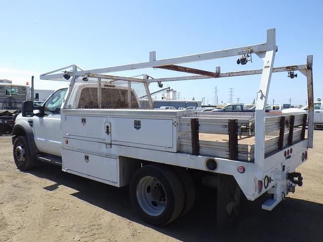 Image of Ford F-450 equipment image 3