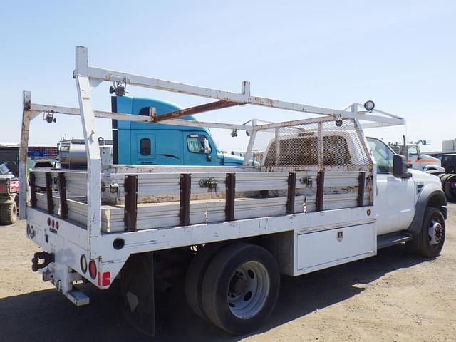 Image of Ford F-450 equipment image 2