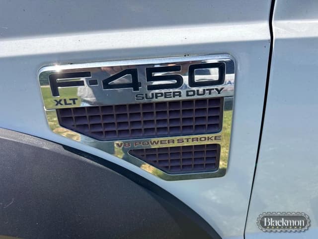 Image of Ford F-450 equipment image 1